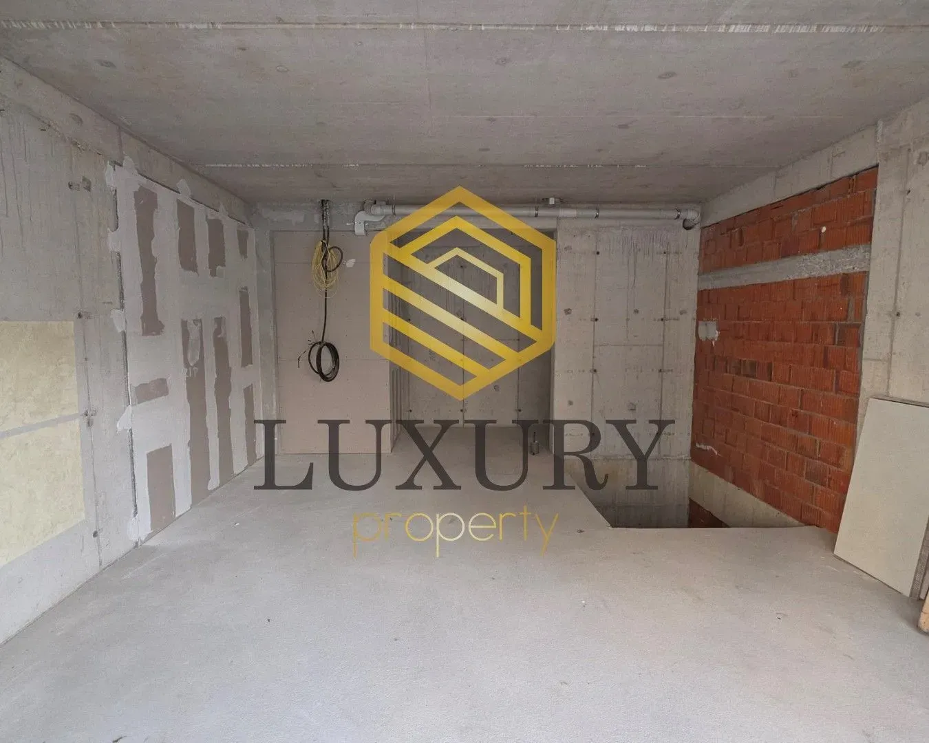 Rent, office space, 120m², Pobrežje, Podgorica