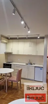 Izdavanje, garsonjera, 28m², Novi Sad, Srbija - image 5