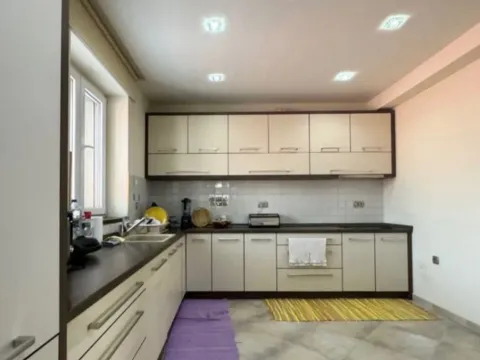 Prodaja, kuća, 267m², Tivat, Crna Gora - image 8