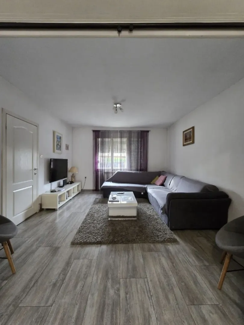 Prodaja, kuća, 289m², Tološi, Podgorica