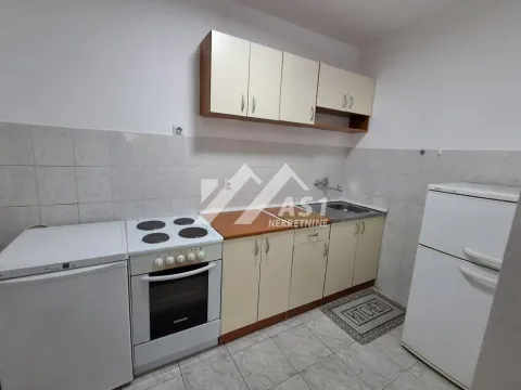 Izdavanje, dvosoban stan, 42m², Sajam, Novi Sad Sve Podlokacije - image 4