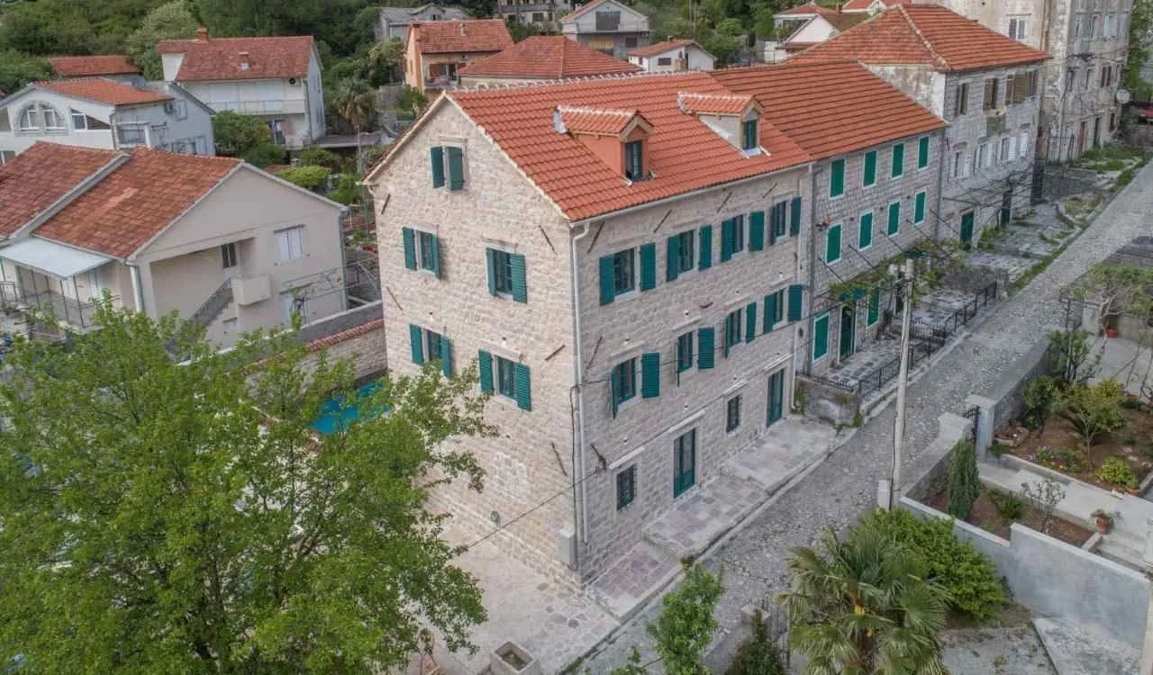 Sale, house, 320m², Risan, Kotor