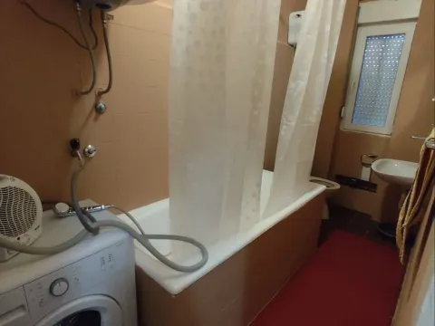 Izdavanje, jednosoban stan, 54m², Centar, Nikšić - image 6