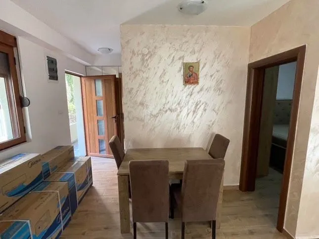 Rent, one bedroom apartment, 55m², Podkošljun, Budva