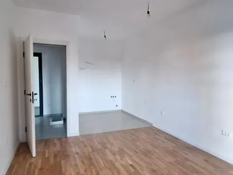 Izdavanje, jednosoban stan, 44m², Stari Aerodrom, Podgorica - image 2