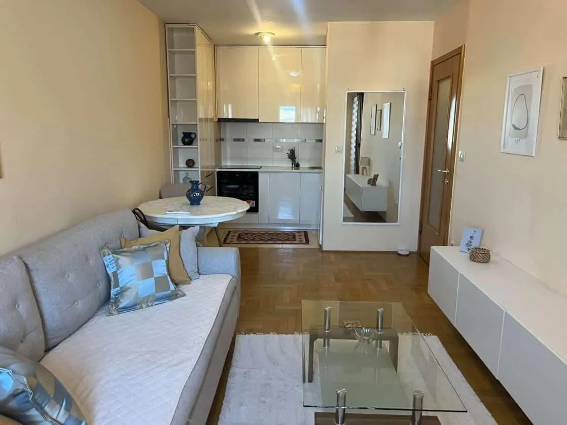 Izdavanje, jednosoban stan, 40m², Stari Aerodrom, Podgorica