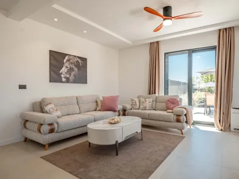 Prodaja, kuća, 318m², Reževići, Budva - image 13