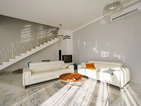 Prodaja, kuća, 290m², Tivat, Crna Gora - image 1