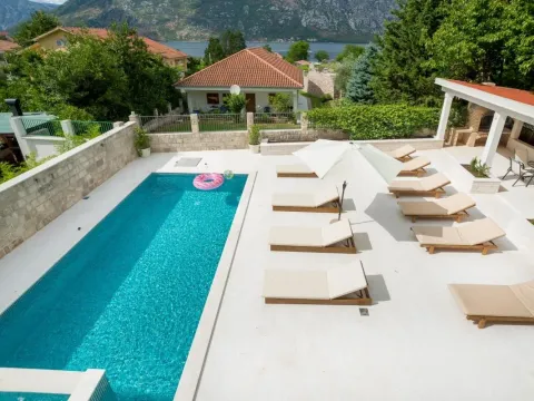 Sale, house, 350m², Stoliv, Kotor - image 9