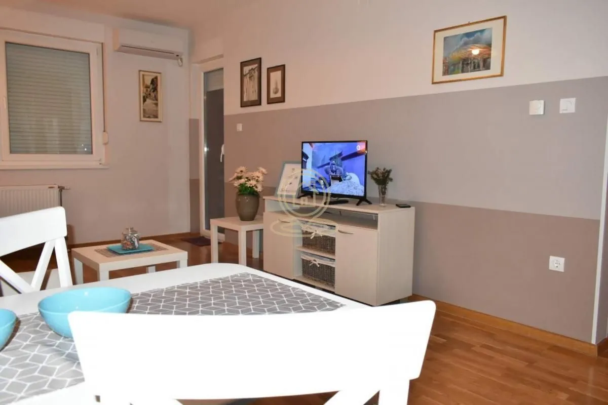 Izdavanje, jednosoban stan, 44m², Podbara, Novi Sad Sve Podlokacije