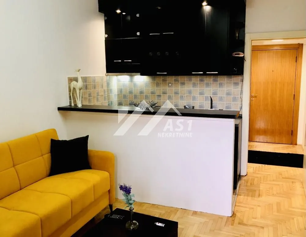 Izdavanje, stan, 27m², Grbavica, Novi Sad Sve Podlokacije