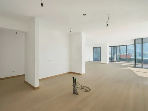 Sale, four bedroom apartment, 270m², Budva, Crna Gora - image 10