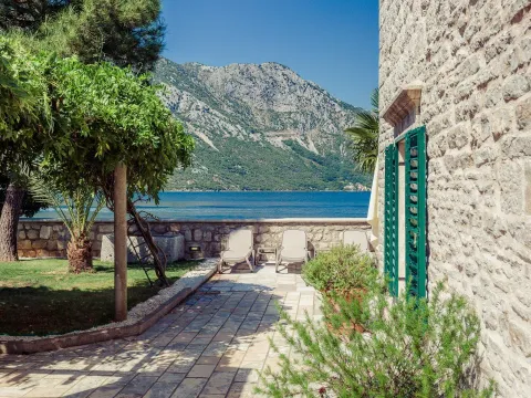 Izdavanje, kuća, 350m², Kostanjica, Kotor - image 12