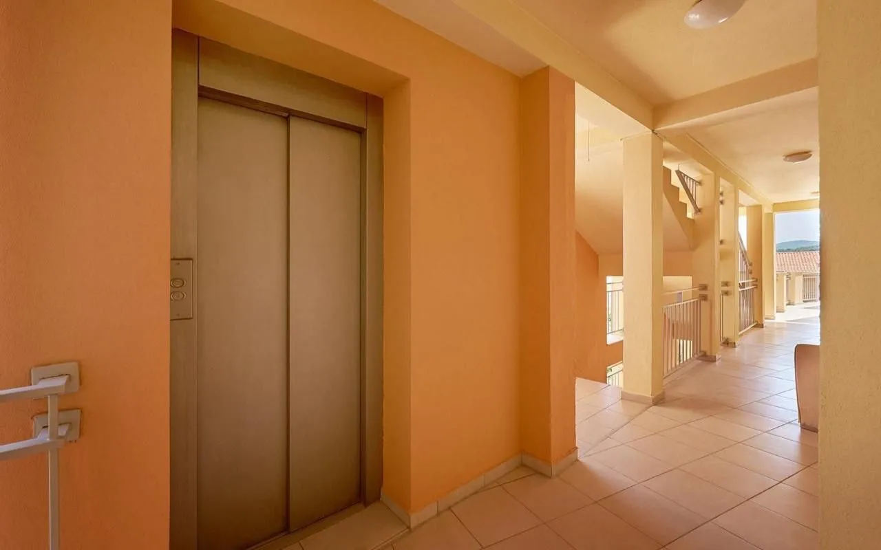 Sale, one bedroom apartment, 68m², Petrovac, Budva