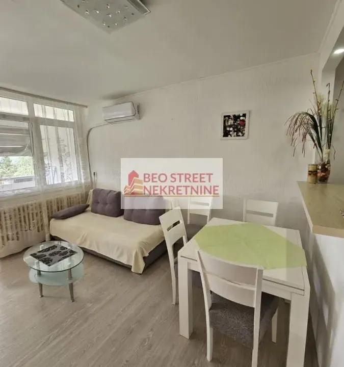 Izdavanje, trosoban stan, 60m², Farmaceutski Fakultet, Voždovac Sve Podlokacije