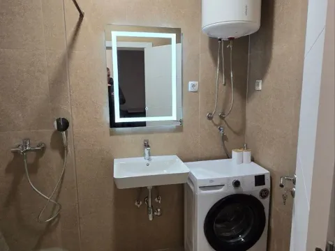 Izdavanje, jednosoban stan, 37m², Tološi, Podgorica - image 6