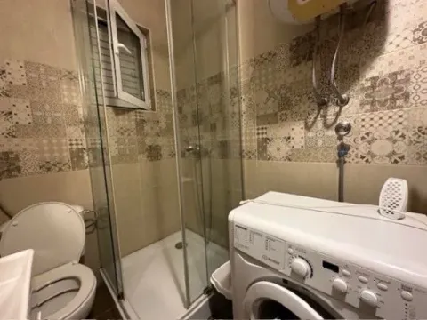 Izdavanje, kuća, 40m², Stari Aerodrom, Podgorica - image 6