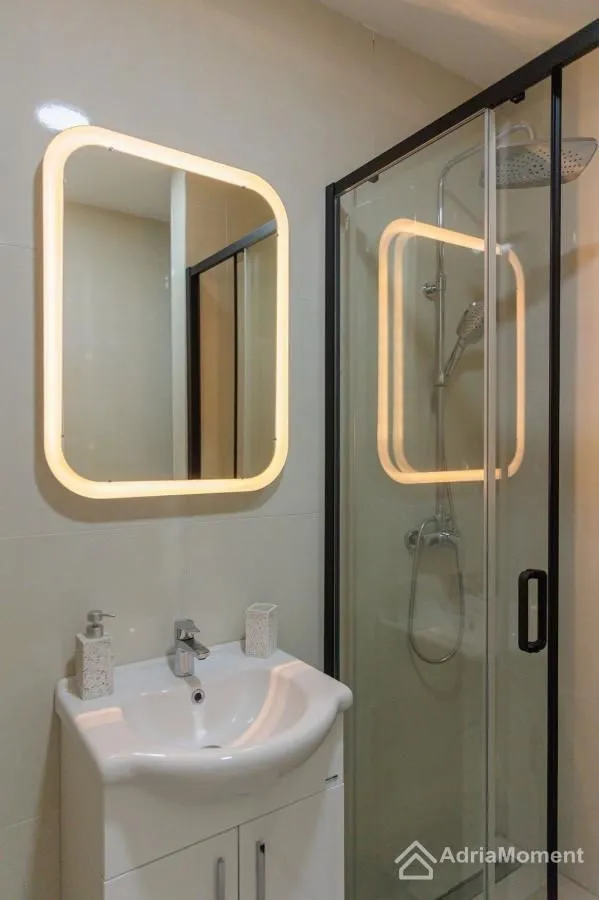 Prodaja, jednosoban stan, 45m², Centar, Tivat