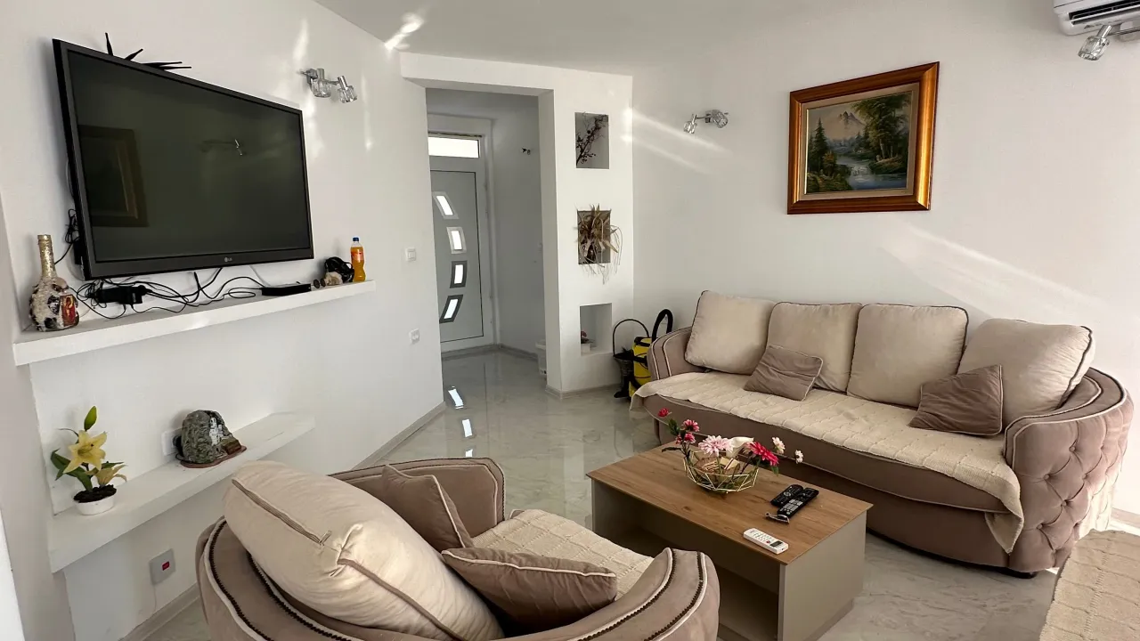 Rent, three bedroom apartment, 100m², Kavač, Kotor
