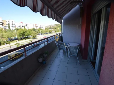 Prodaja, trosoban stan, 100m², Preko Morače, Podgorica - image 9