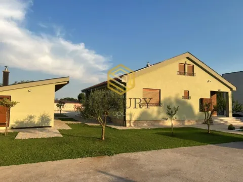 Rent, house, 220m², Ćurilac, Danilovgrad - image 12