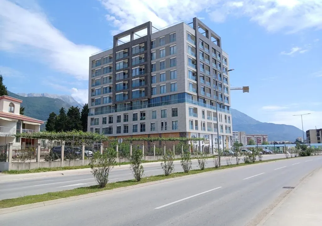 Sale, three bedroom apartment, 320m², Centar, Bar