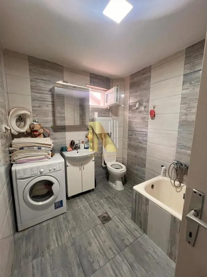 Prodaja, kuća, 250m², Veternik, Novi Sad Sve Podlokacije