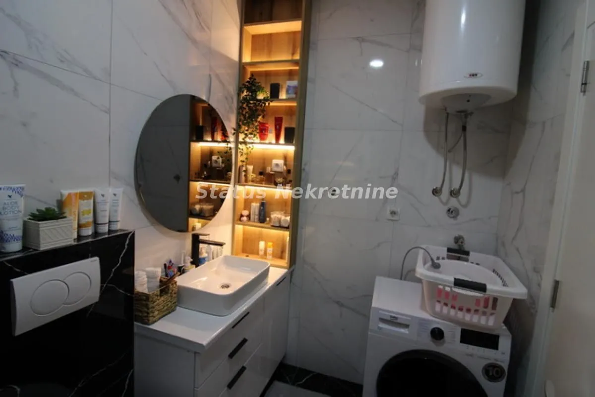 Prodaja, trosoban stan, 62m², Petrovaradin, Novi Sad