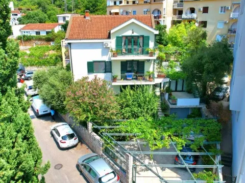 Sale, house, 290m², Podkošljun, Budva - image 2