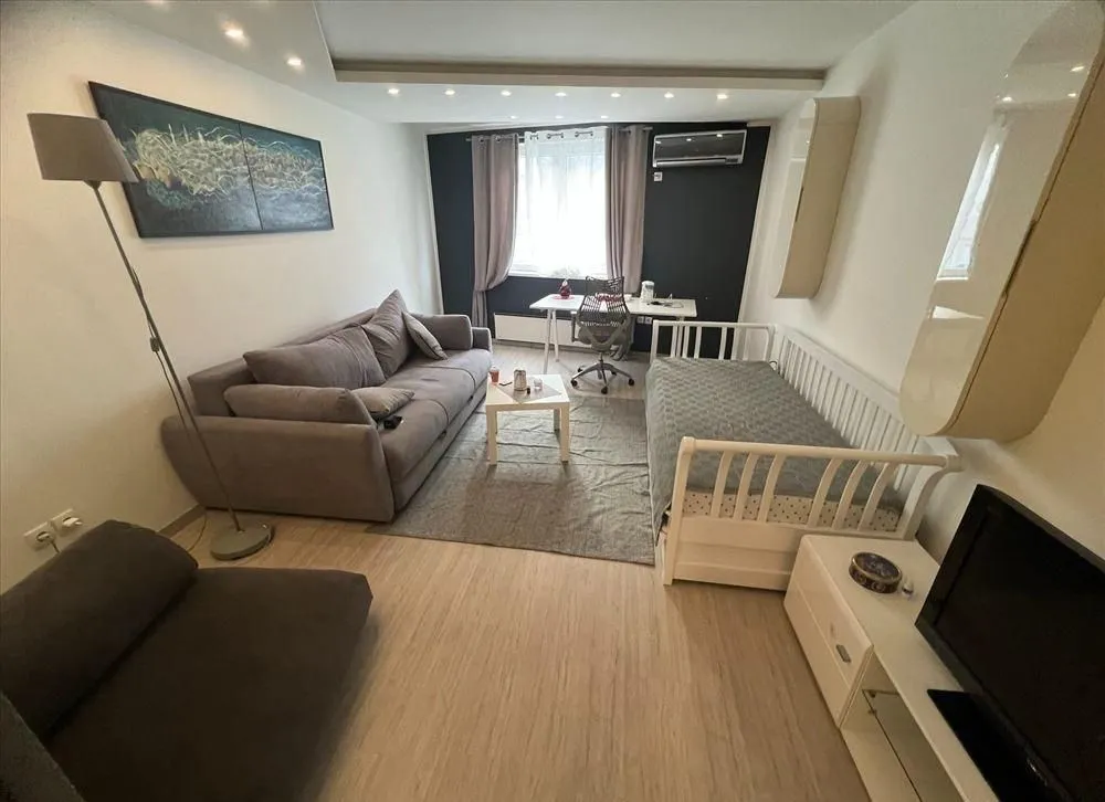 Izdavanje, jednosoban stan, 42m², Stari Grad, Beograd