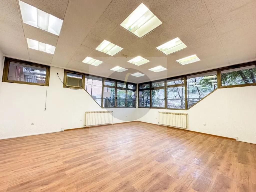 Rent, office space, 191m², Ljubović, Podgorica