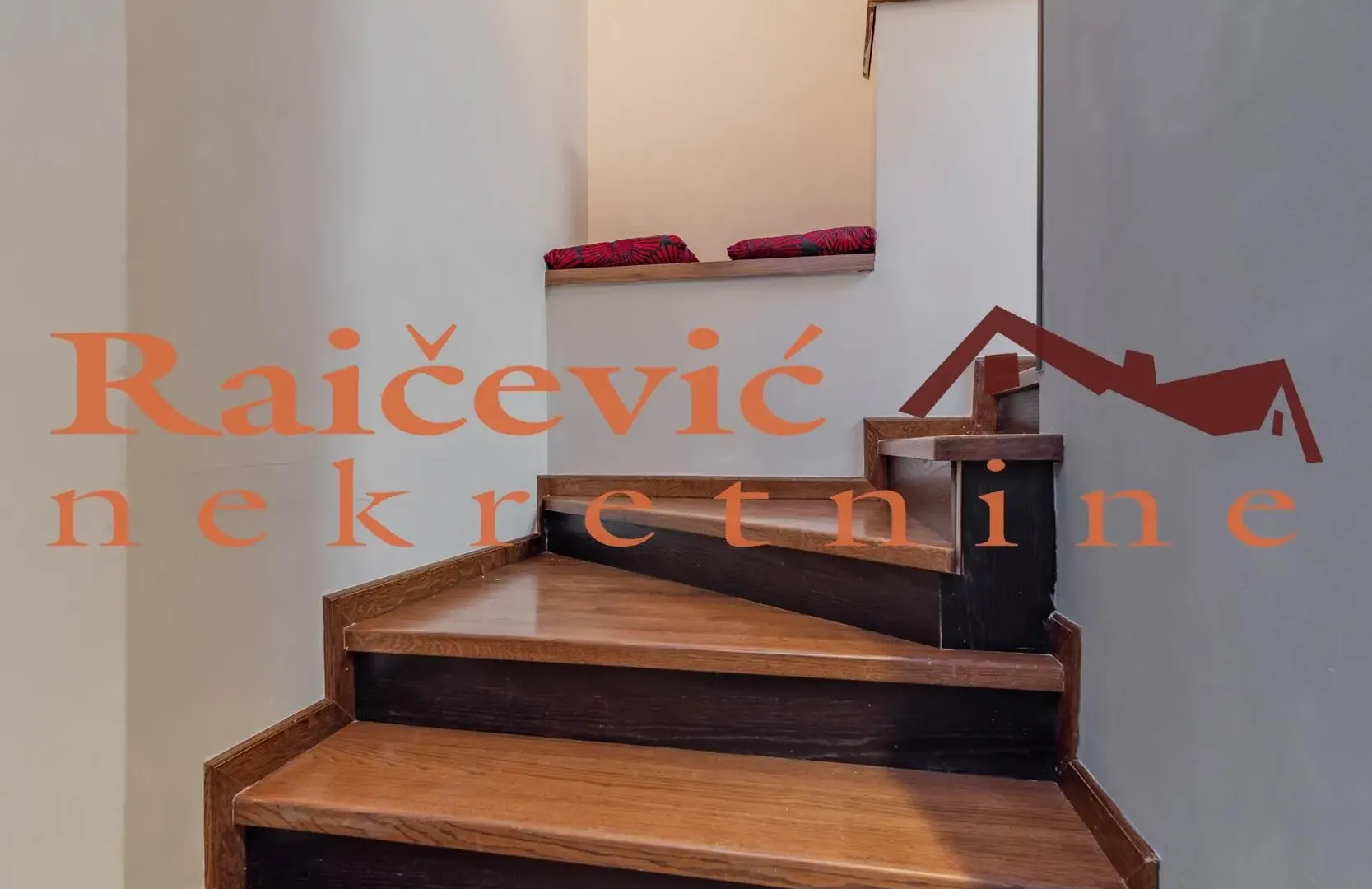 Rent, three bedroom apartment, 120m², Kalenić Pijaca, Vračar Sve Podlokacije