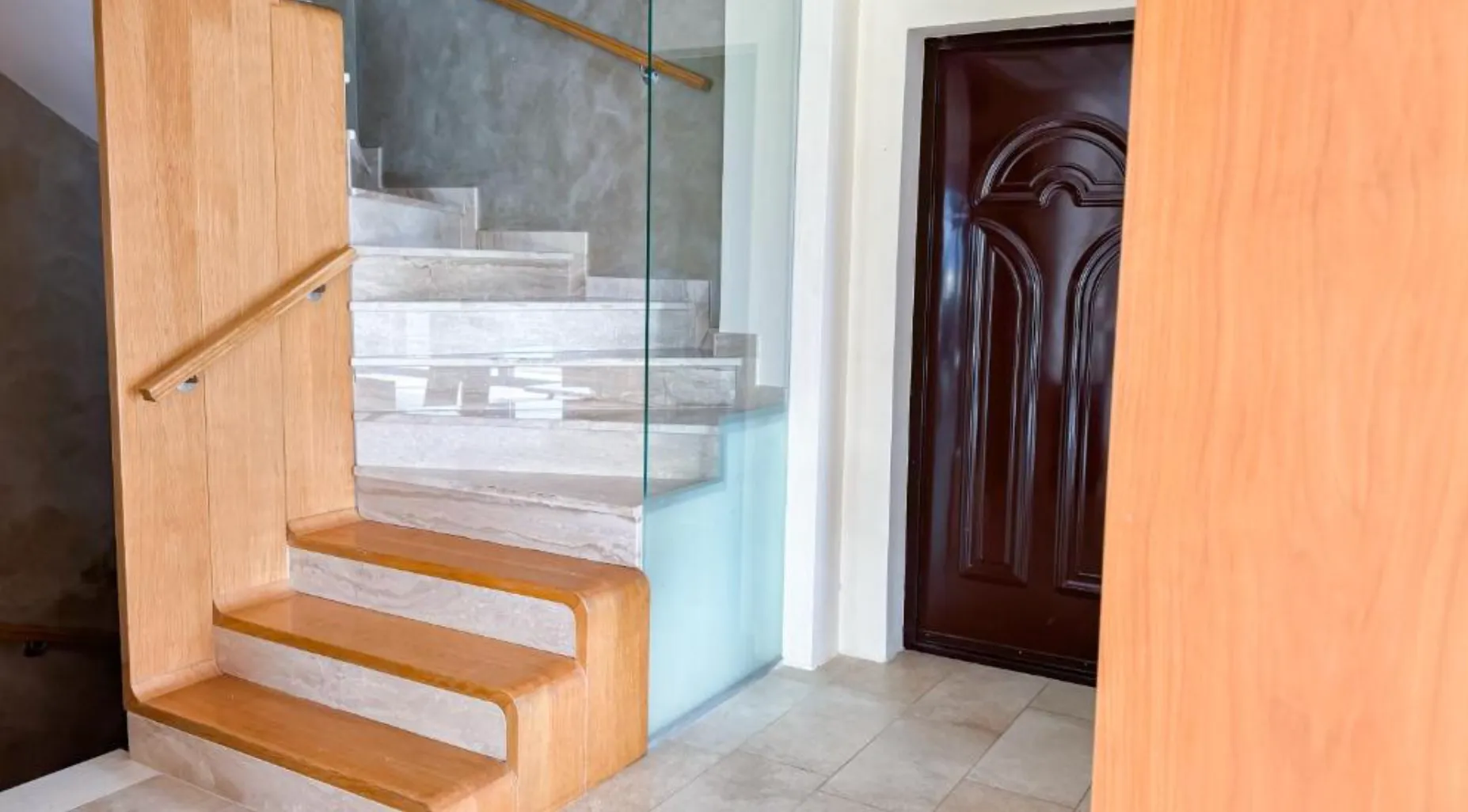 Rent, house, 300m², Dub, Kotor