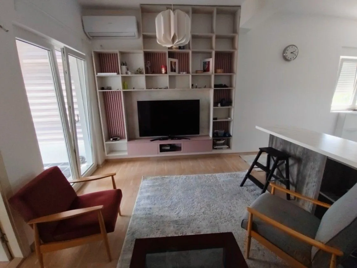 Prodaja, dvosoban stan, 57m², Tivat, Crna Gora