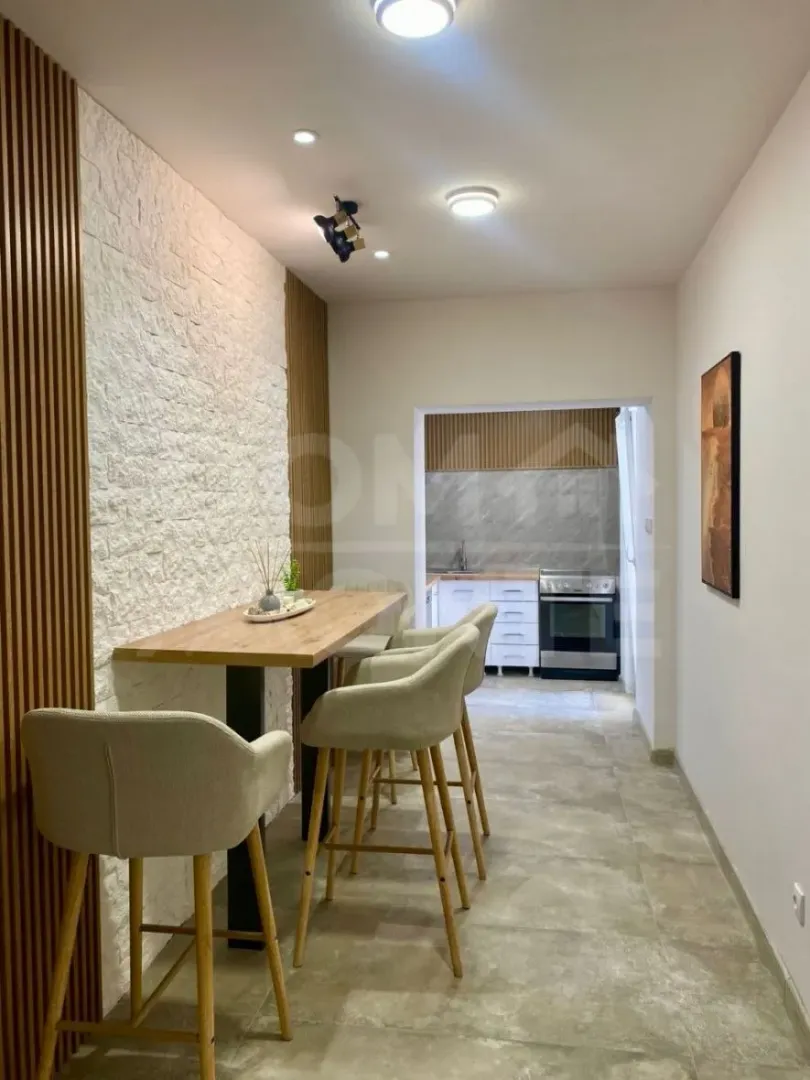 Izdavanje, dvosoban stan, 52m², Marići, Tivat