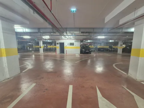 Izdavanje, parking/garaža, 18m², Central Point, Podgorica - image 2