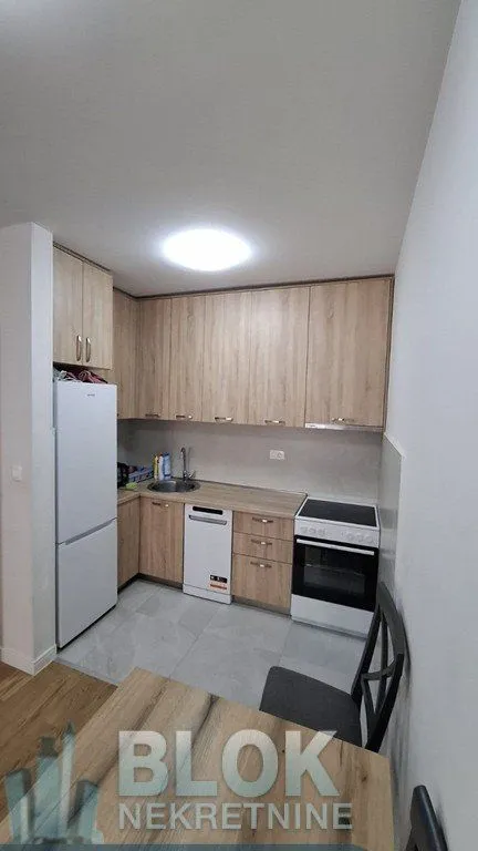Izdavanje, jednosoban stan, 50m², Central Point, Podgorica
