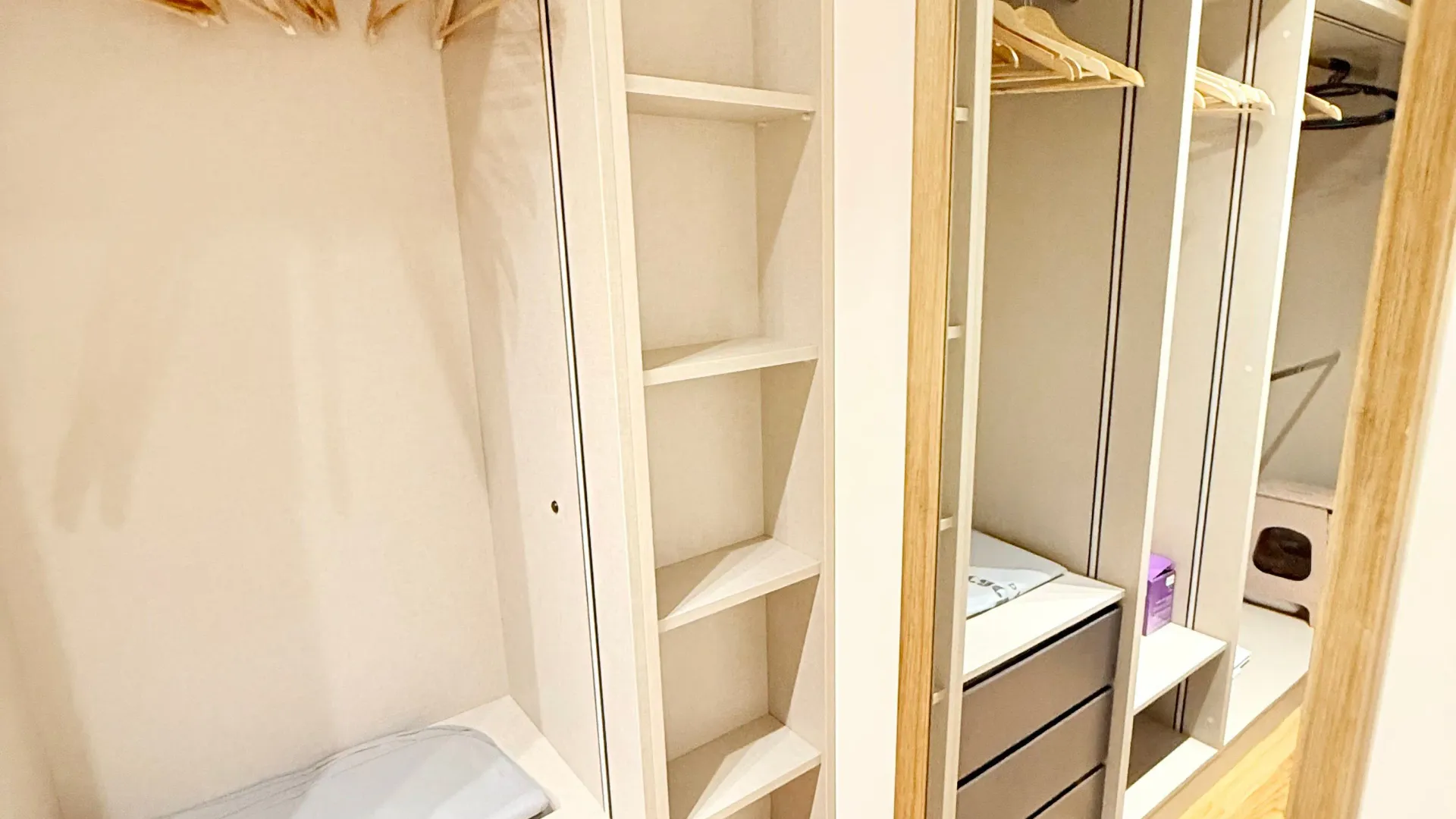 Izdavanje, trosoban stan, 96m², Central Point, Podgorica