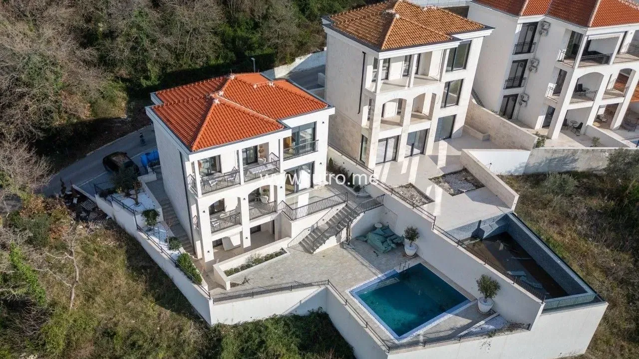 Sale, house, 217m², Rijeka Reževići, Budva