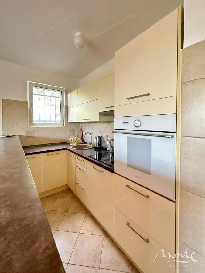 Sale, three bedroom apartment, 90m², Petrovac, Budva