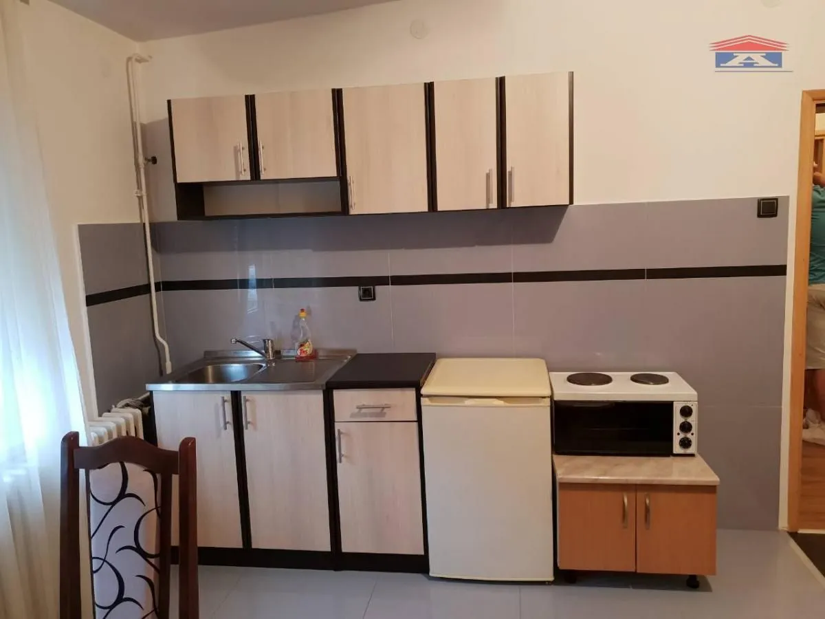 Izdavanje, jednosoban stan, 37m², Sajmište, Novi Sad