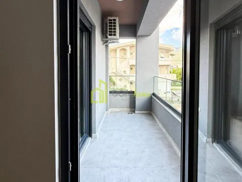 Prodaja, jednosoban stan, 52m², Šušanj, Bar - image 8