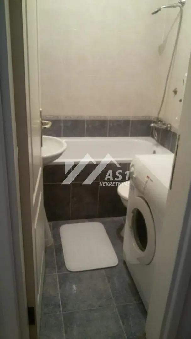 Izdavanje, dvosoban stan, 45m², Nova Detelinara, Novi Sad Sve Podlokacije