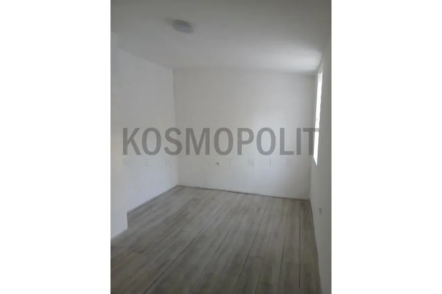 Rent, office space, 100m², Batajnica, Beograd