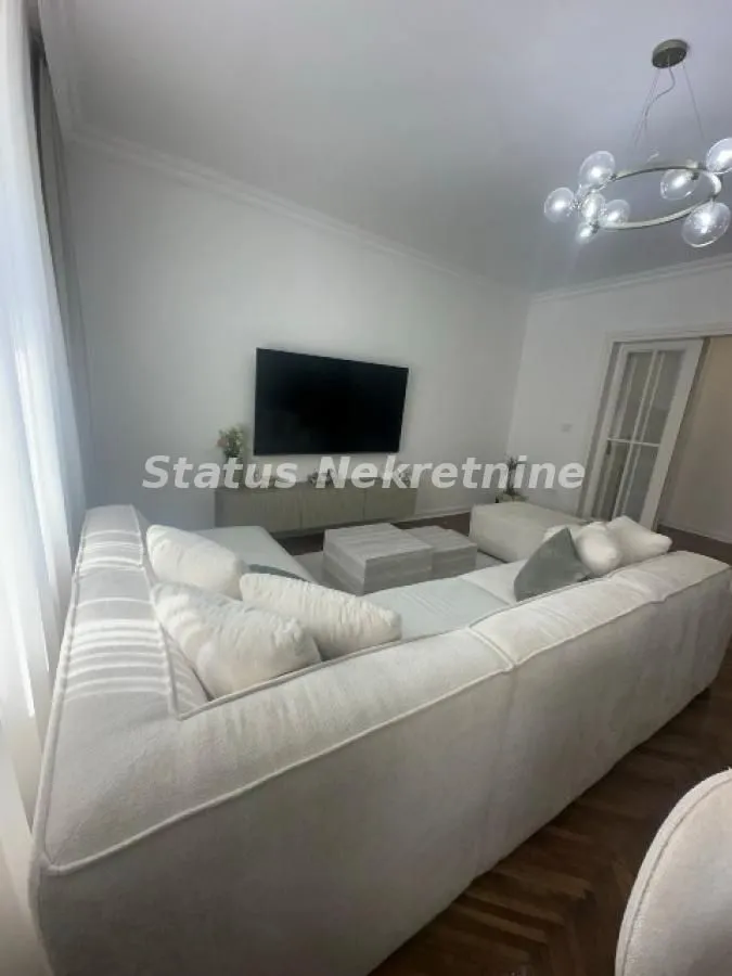 Prodaja, trosoban stan, 78m², Centar, Novi Sad