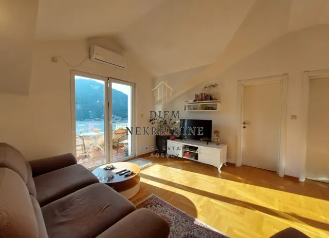 Prodaja, dvosoban stan, 62m², Dobrota, Kotor