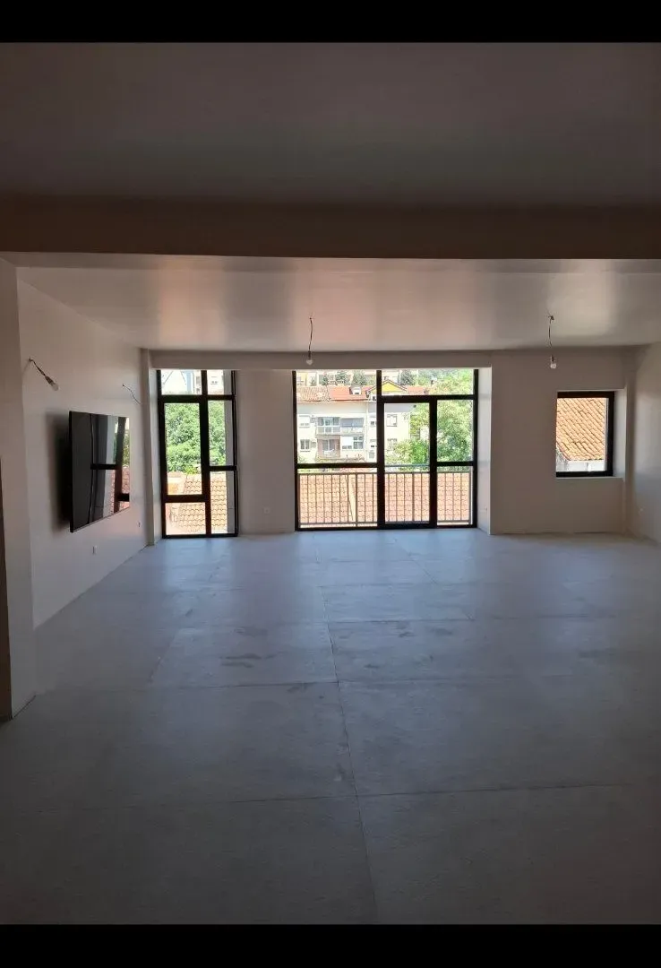 Prodaja, dvosoban stan, 127m², Centar, Podgorica