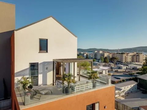 Sale, two bedroom apartment, 179m², Porto Montenegro, Tivat - image 47