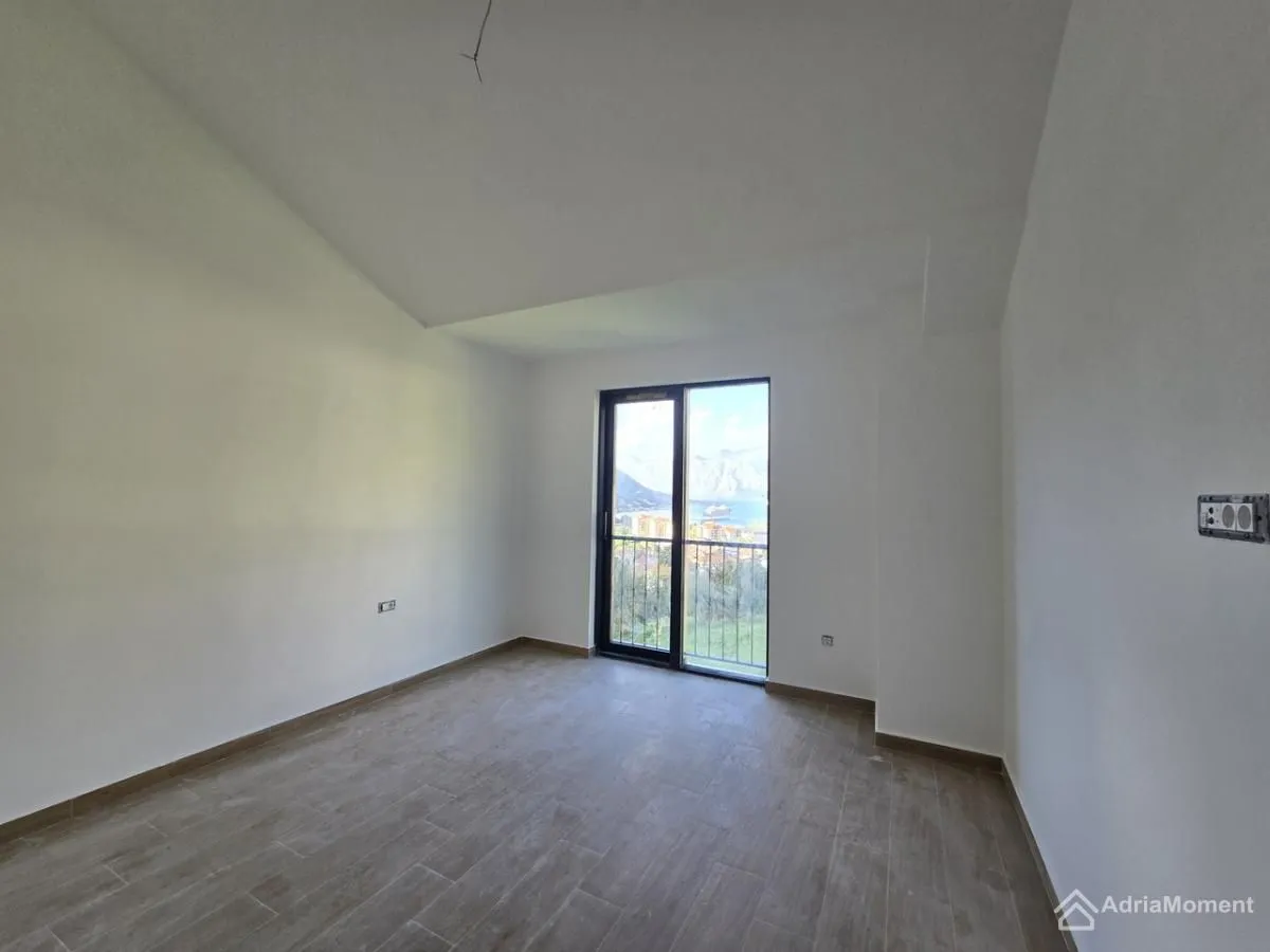 Prodaja, trosoban stan, 94m², Škaljari, Kotor