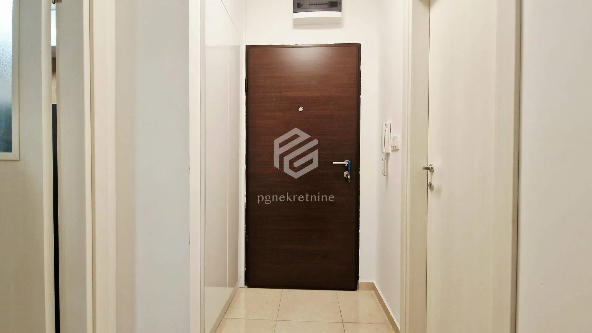 Rent, one bedroom apartment, 43m², Stari Aerodrom, Podgorica